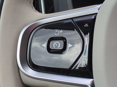 2023 Volvo XC60 Plus Dark Theme