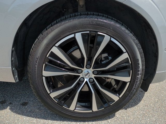 2023 Volvo XC60 Plus Dark Theme