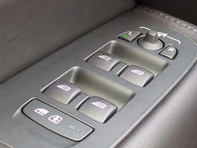 2023 Volvo XC60 Plus Dark Theme