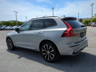 2023 Volvo XC60 Plus Dark Theme