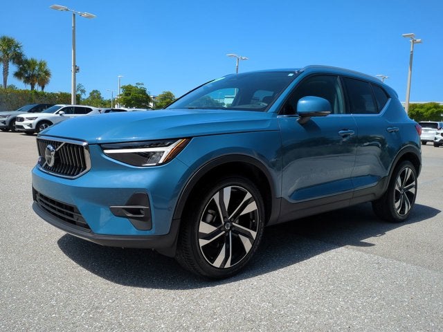 2023 Volvo XC40 Ultimate Bright Theme