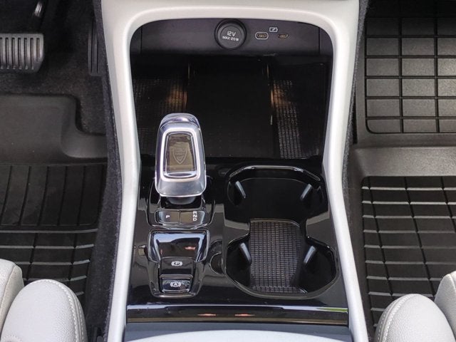 2026 Volvo XC40 Plus
