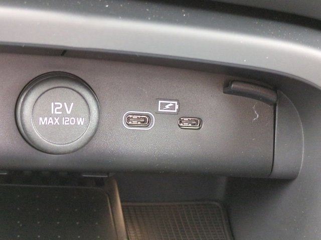 2026 Volvo XC40 Plus