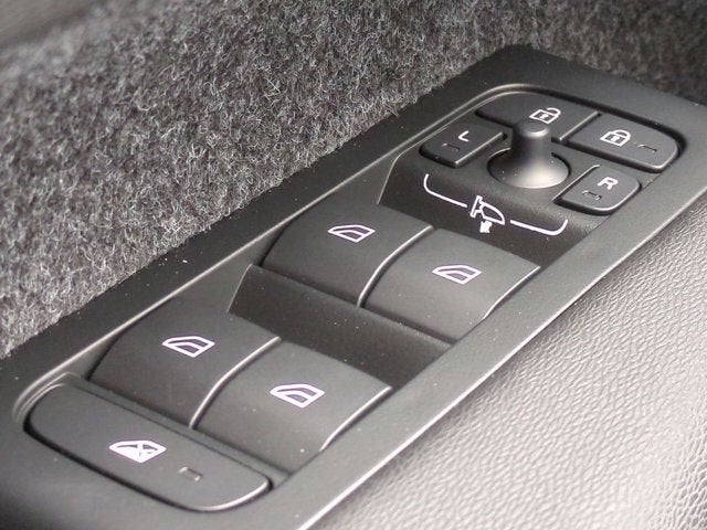 2026 Volvo XC40 Plus