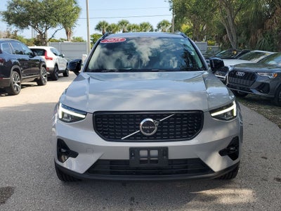 2025 Volvo XC40 B5 Plus Dark Theme