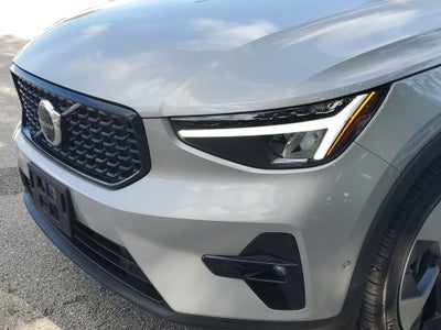 2025 Volvo XC40 B5 Plus Dark Theme