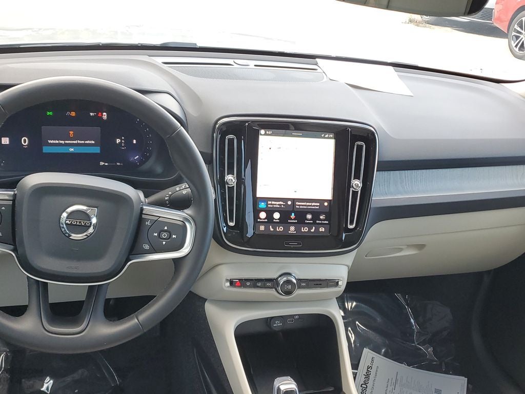 2025 Volvo XC40 B5 Plus Dark Theme