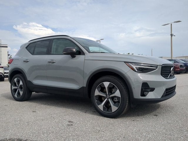 2026 Volvo XC40 Plus