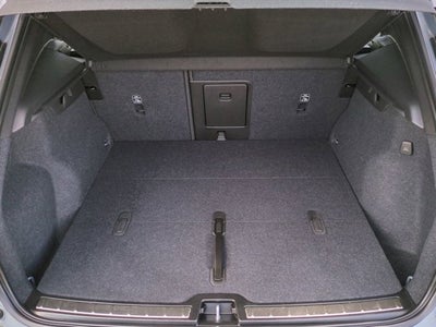 2023 Volvo XC40 Plus Bright Theme