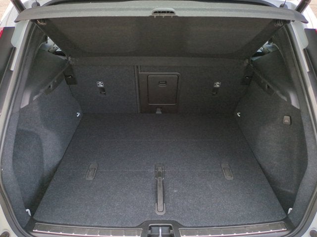 2023 Volvo XC40 Ultimate Bright Theme