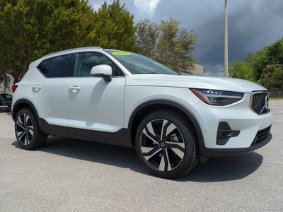 2023 Volvo XC40 Ultimate Bright Theme