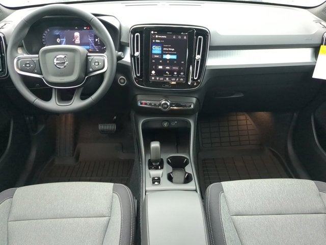 2026 Volvo XC40 Core