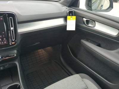 2026 Volvo XC40 Core