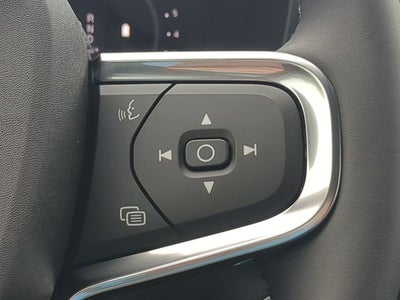 2026 Volvo XC40 Core