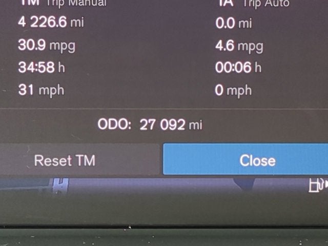 2024 Volvo XC40 Plus Dark Theme