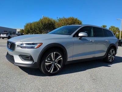 2025 Volvo V60 Cross Country Plus
