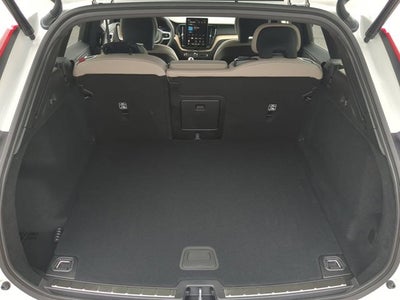 2026 Volvo XC60 Plus