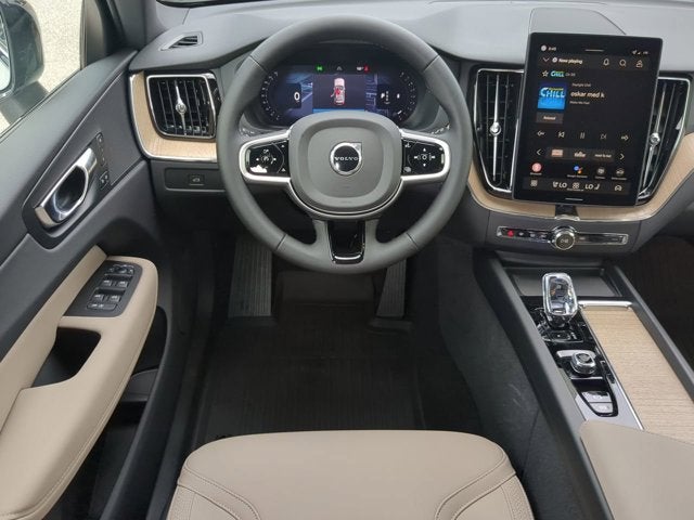 2026 Volvo XC60 Plus