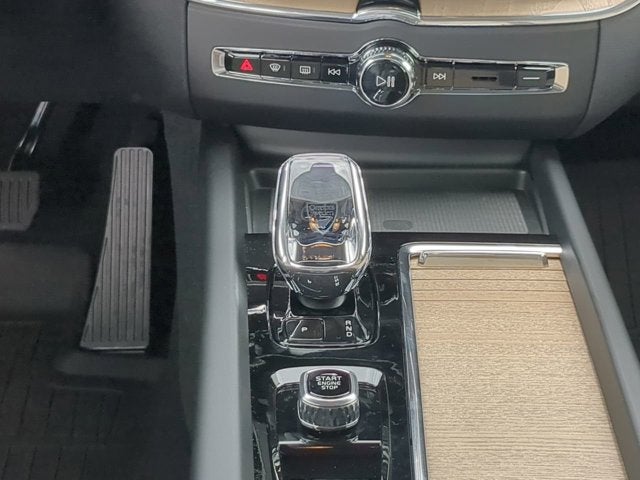 2026 Volvo XC60 Plus