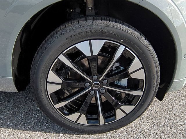 2026 Volvo XC60 Plus
