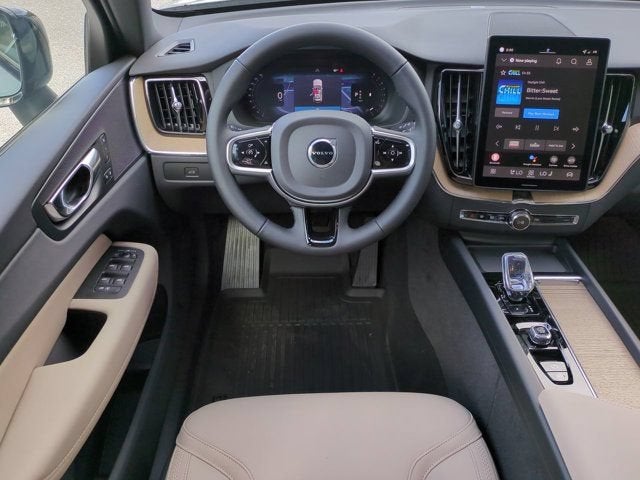 2026 Volvo XC60 Plus
