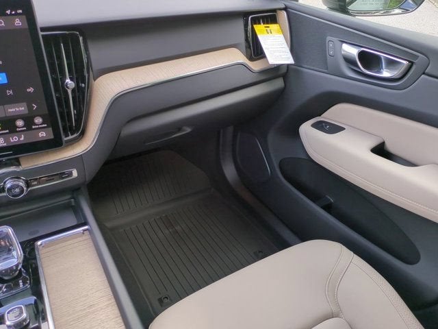 2026 Volvo XC60 Plus