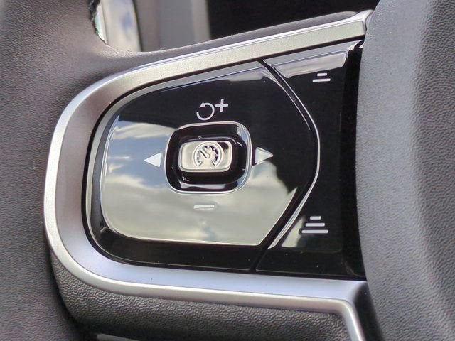 2026 Volvo XC60 Plus