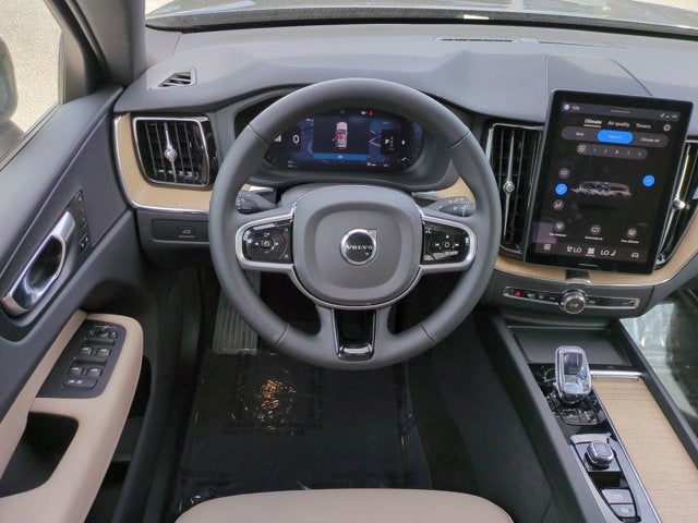 2026 Volvo XC60 Plus