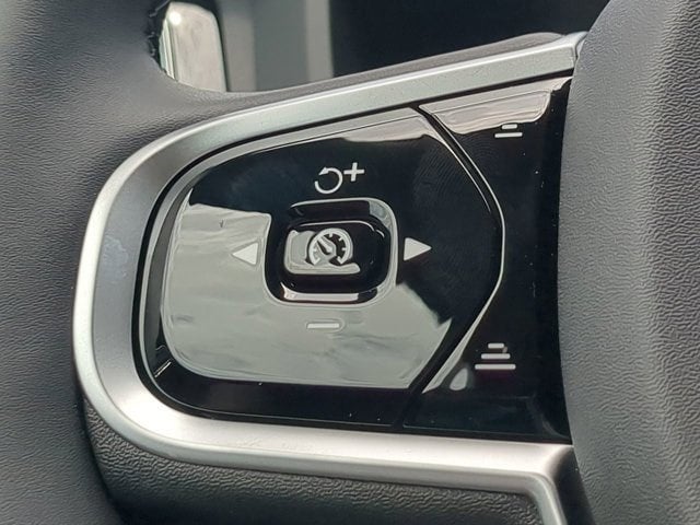 2026 Volvo XC60 Plus