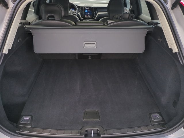 2025 Volvo XC60 Core