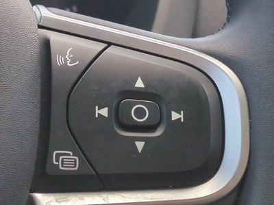 2025 Volvo XC60 Core