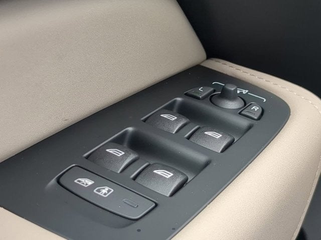 2026 Volvo XC60 Core