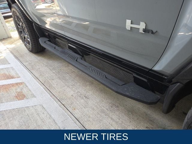 2024 GMC HUMMER EV SUV 2X