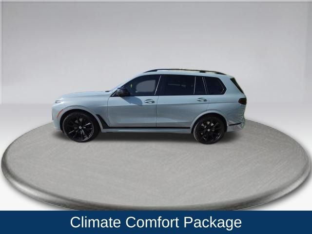 2023 BMW X7 M60i