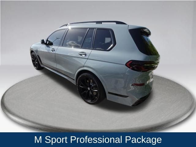 2023 BMW X7 M60i