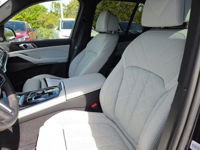 2025 BMW X5 M60i