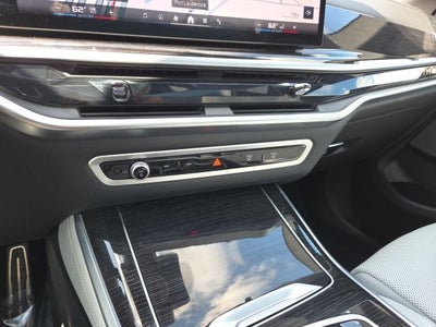 2025 BMW X5 M60i