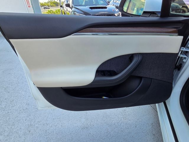 2022 Tesla Model S Base