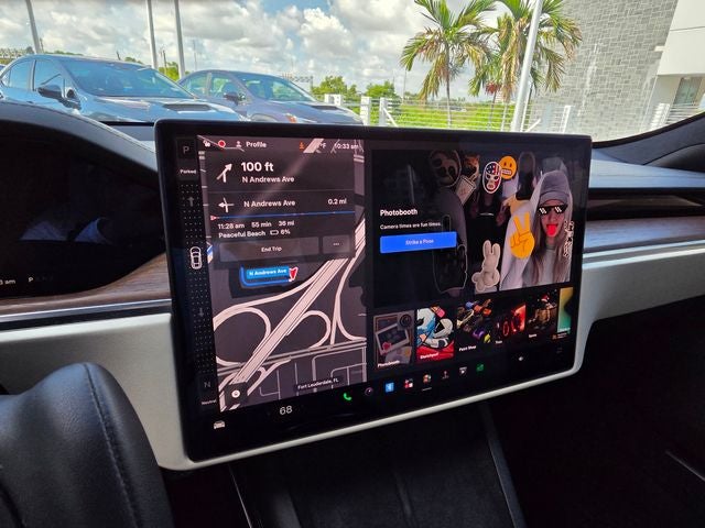 2022 Tesla Model S Base