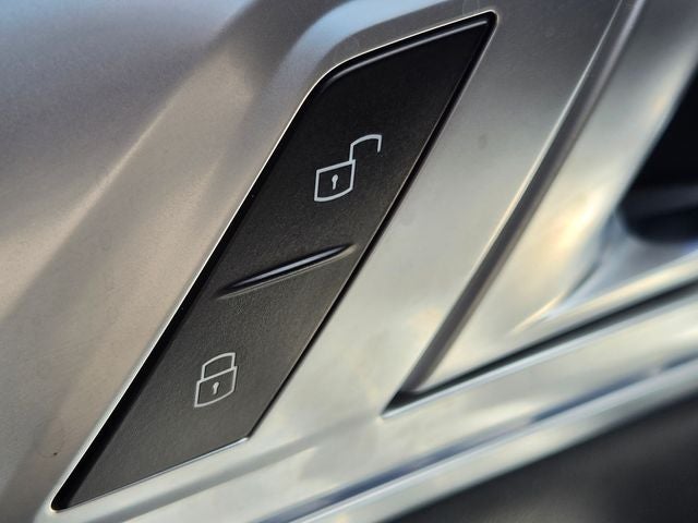 2023 BMW XM Base