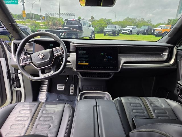 2023 Rivian R1S Adventure