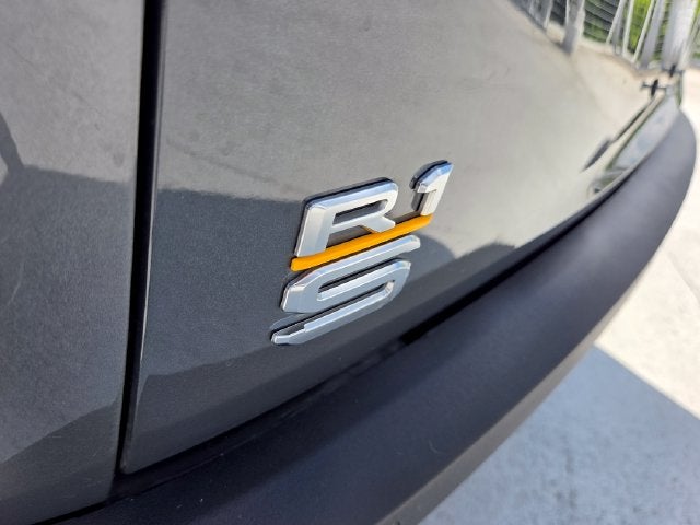2024 Rivian R1S Adventure