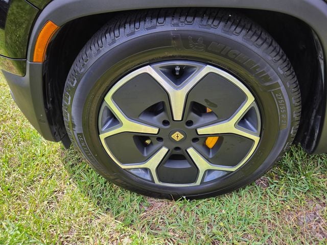 2023 Rivian R1S Adventure