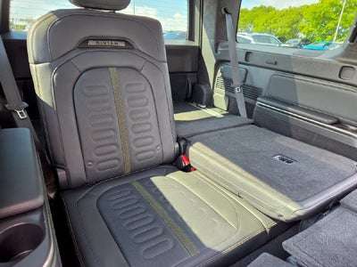 2024 Rivian R1S Base