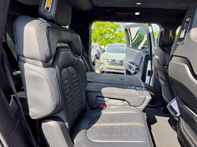 2024 Rivian R1S Base
