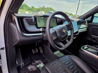2024 Rivian R1S Base