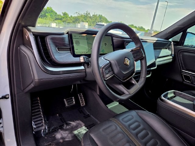 2024 Rivian R1S Base