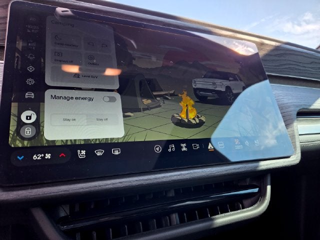 2024 Rivian R1S Base