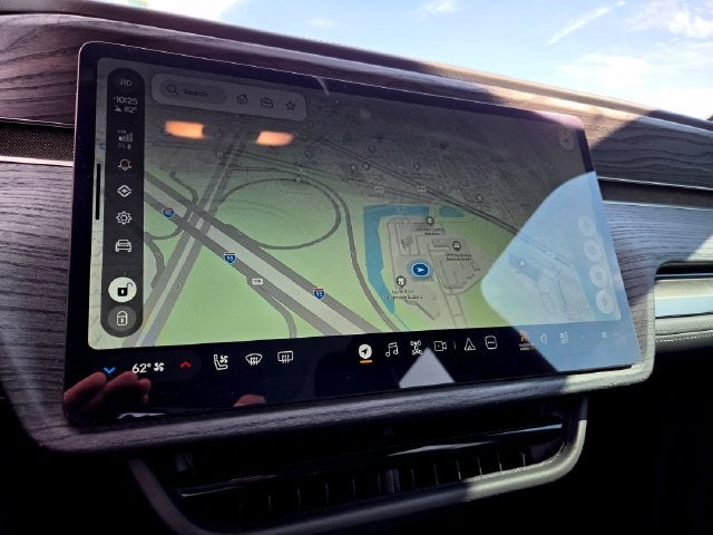 2024 Rivian R1S Base