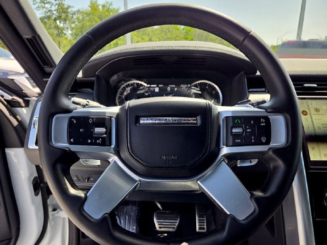 2023 Land Rover Discovery Metropolitan Edition